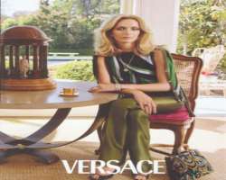 She has also presented herself in various campaigns of Versace, Armani Exchange and Dior.